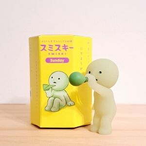 Smiski Sunday Series Blowing Bubbles Glow Figure – Authentic